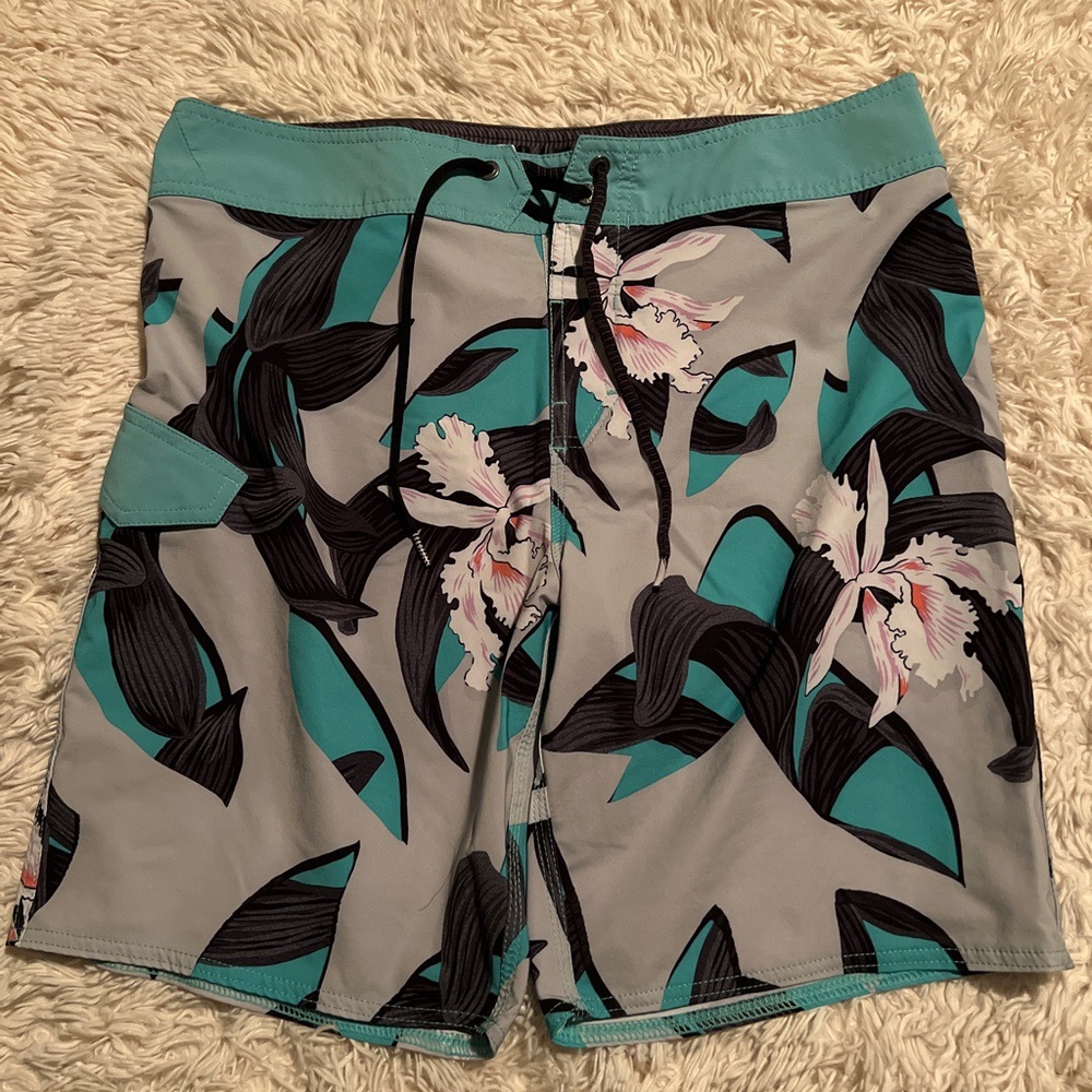 Mens Volcom board shorts.